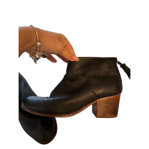 Toms Black Leather Leila Rear Zipper Bootie Sz 9 Western Boho Concert GNO Rodeo - Picture 4 of 7
